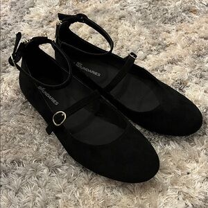 Black Strappy Flats